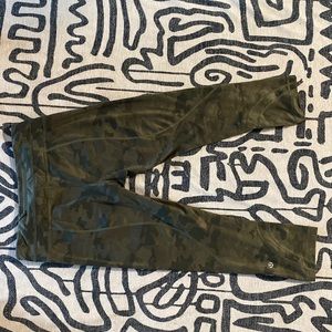 LuluLemon Camo Capri